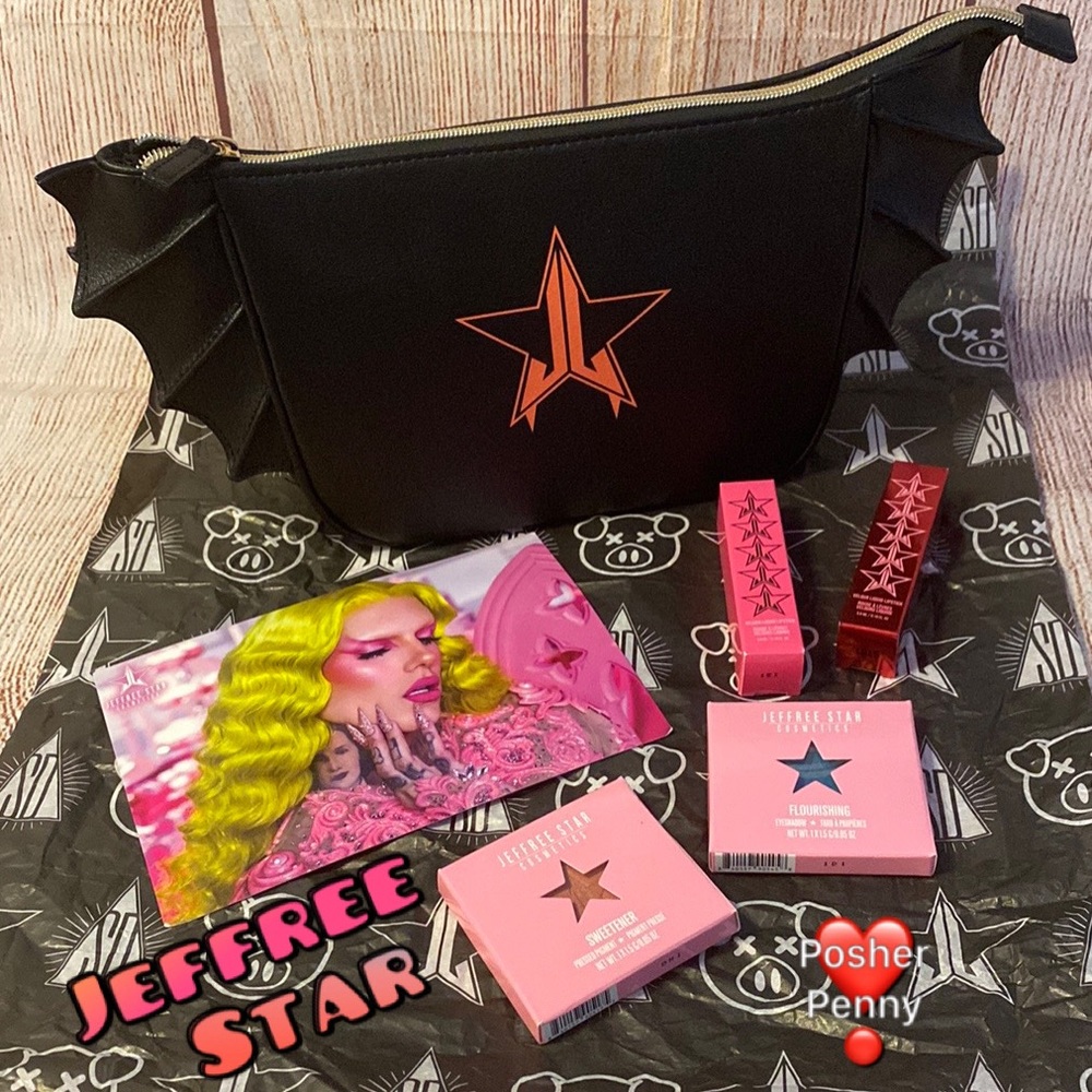 (1486) Jeffree Star makeup bag!  Bag has adorable bat wings!!!  New